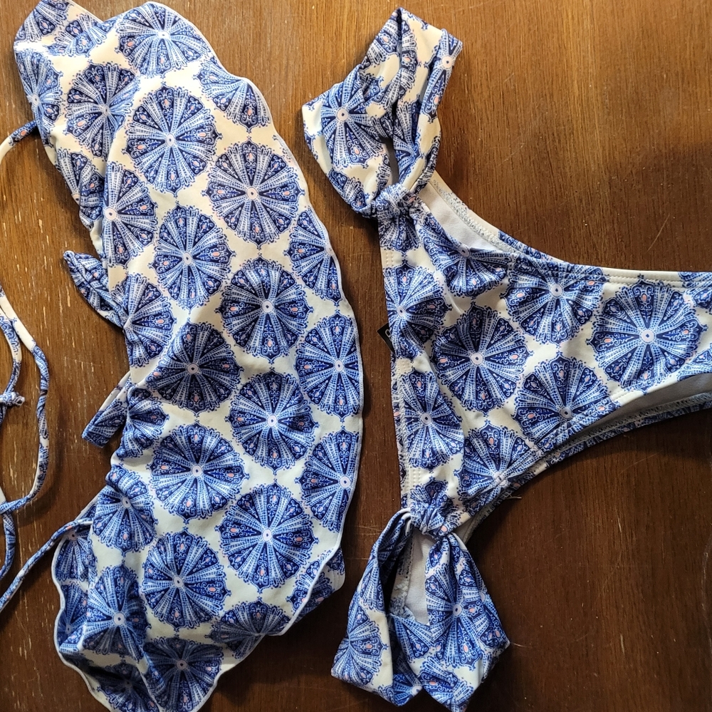 O'neill bikini medium bottom large top